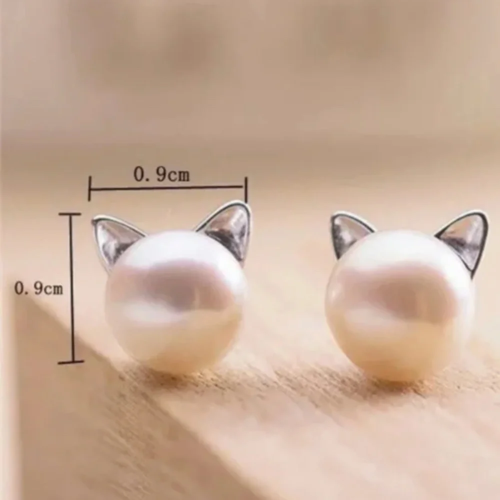 🎉HOST PICK🎉 NWT Faux Pearl Cat Stud Pierced Earrings In Silver Tone!